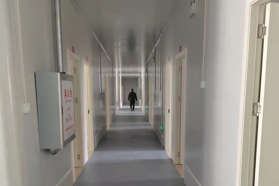 疫情就是命令,镀铝锌钢板销售厂家宏鑫源紧急驰援多地方舱医院建设(图15) 疫情就是命令,镀铝锌钢板销售厂家宏鑫源紧急驰援多地方舱医院建设(图15)