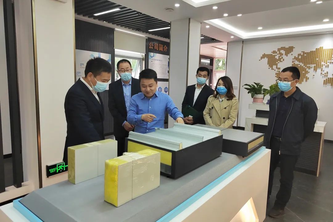 重庆市永川区委常委、副区长宋文到访天津新宇代理厂家宏鑫源重庆金诺公司调研工作(图3) 重庆市永川区委常委、副区长宋文到访天津新宇代理厂家宏鑫源重庆金诺公司调研工作(图3)